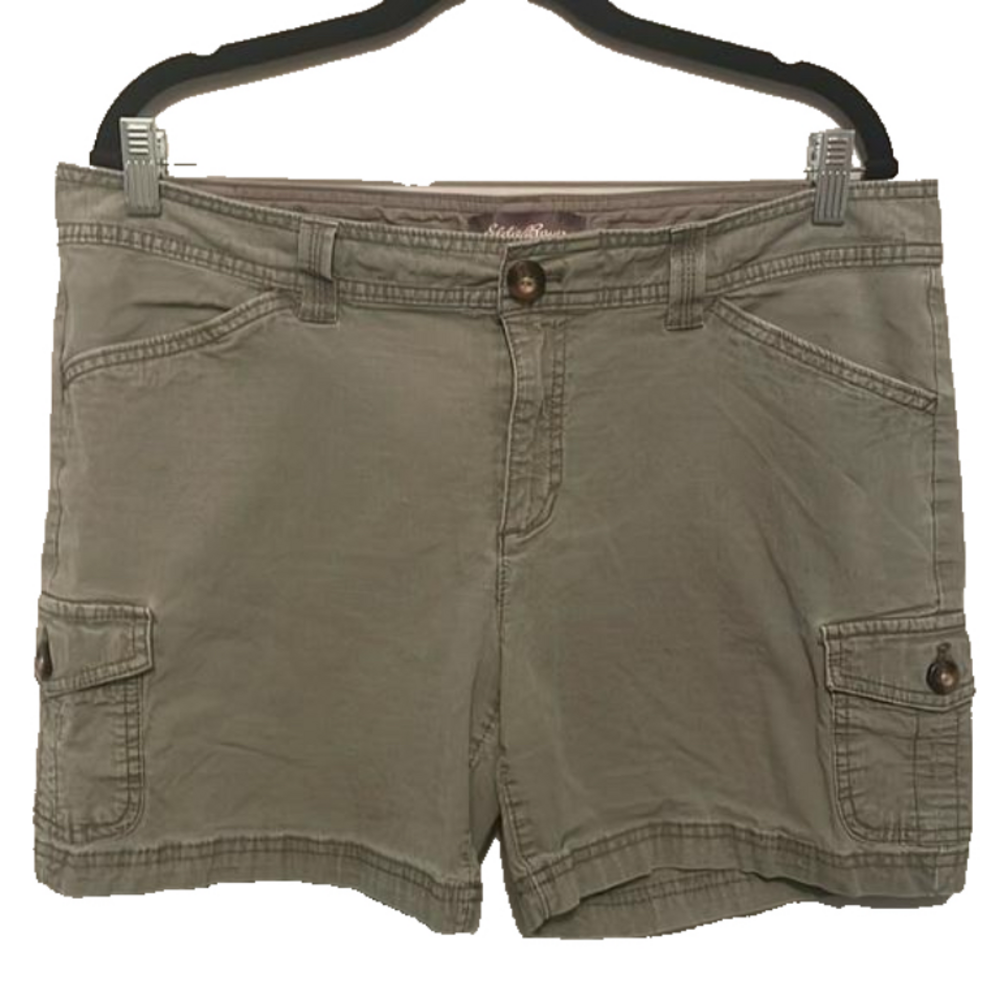 EDDIE BAUER ARMY GREEN SHORTS SIZE 14